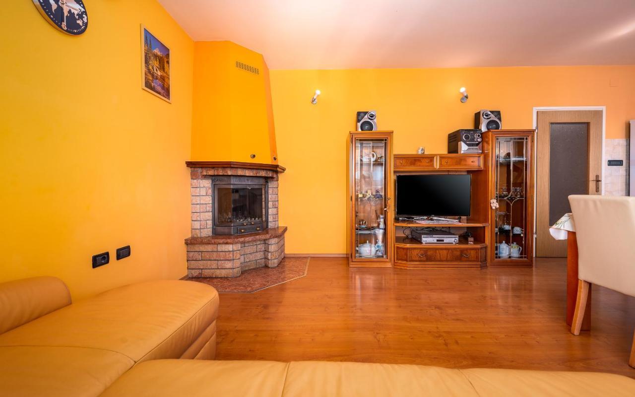 Villa Semy Pazin Exterior photo