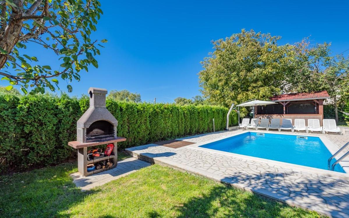 Villa Semy Pazin Exterior photo