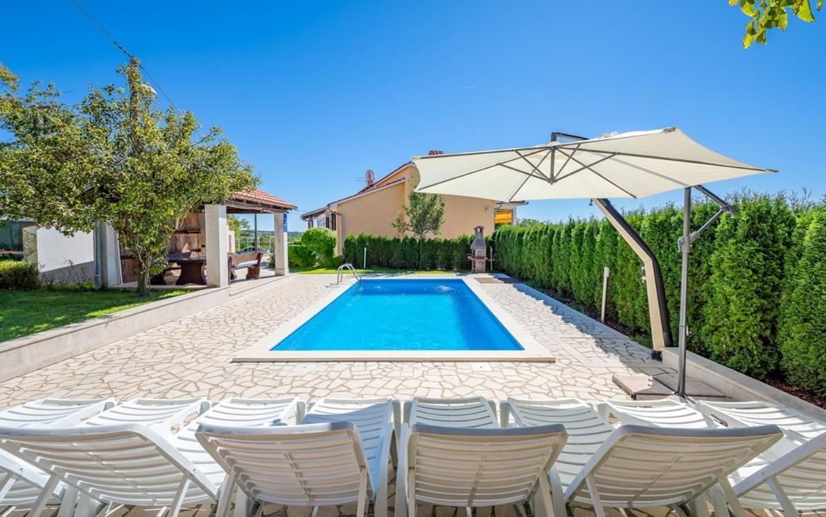 Villa Semy Pazin Exterior photo