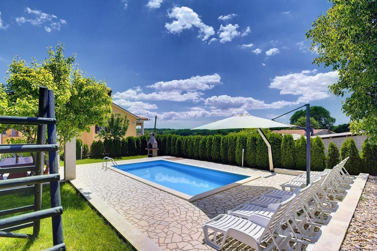 Villa Semy Pazin Exterior photo
