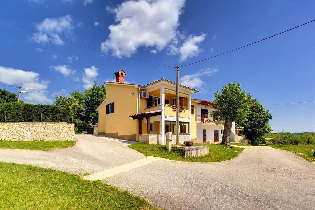 Villa Semy Pazin Exterior photo